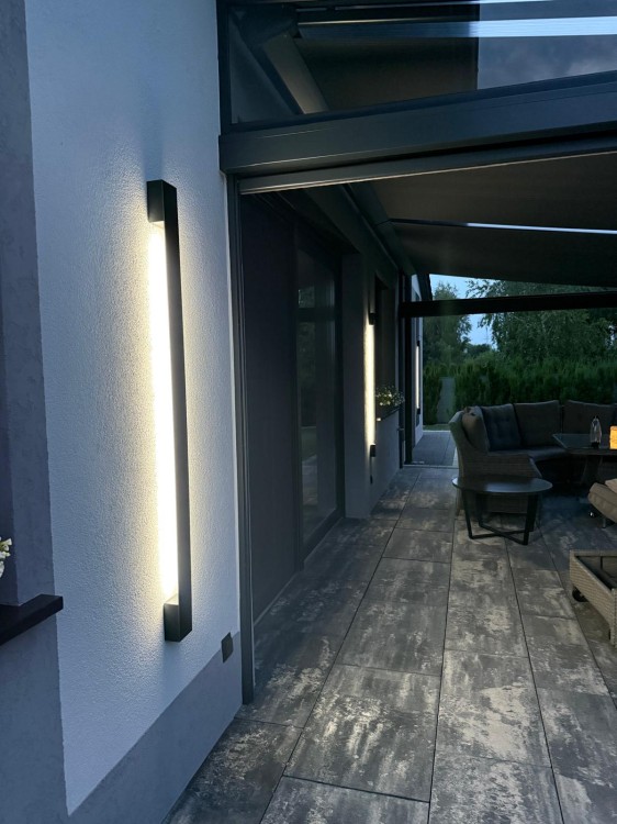 lampa elewacyjna pionowa Cass.jpg